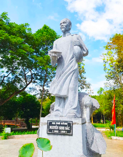 Khu lăng mộ Cụ Nguyễn Sinh Sắc